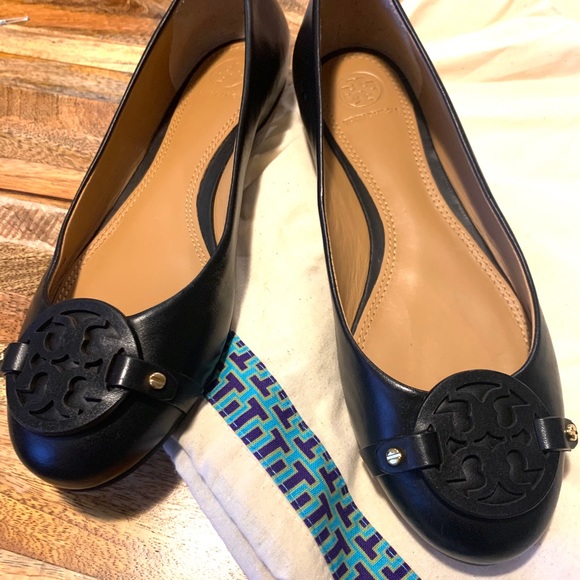 Tory Burch leather flats - Picture 1 of 3